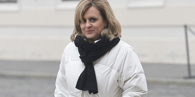 Zagreb, 171111.Dolazak ustavnih sudaca na posao na Ustavni sud na trgu Svetog Marka 4.Ustavni sudac Slavica Banic. Dolazi u 9 i 3 minute.Foto: Roberto Orlic / CROPIX