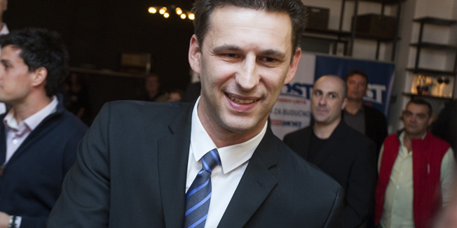 Zagreb, 081115.Restoran Rougemarin.Pracenje rezultata izbora za osmi saziv Hrvatskog sabora u stozeru stranke MOST.Na fotografiji: Bozo Petrov.Foto: Tomislav Kristo / CROPIX