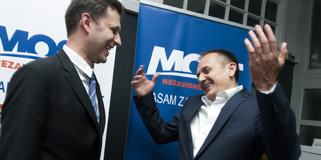 Zagreb, 081115.Restoran Rougemarin.Pracenje rezultata izbora za sabor stranke MOST.Na fotografiji: Bozo Petrov, Drago Prgomet.Foto: Tomislav Kristo / CROPIX