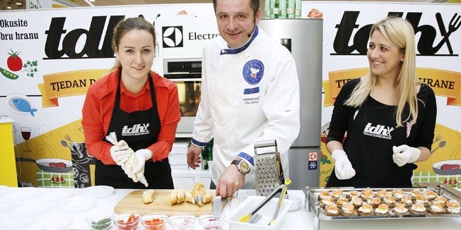 Zagreb, 081115.City Eentar East.Prezentcija jela chefa Alma Catlaka u sklopu gastro showa Tjedna dobre hrane.Na fotografiji: chef Almo Catlak.Foto: Biljana Gaurina / CROPIX