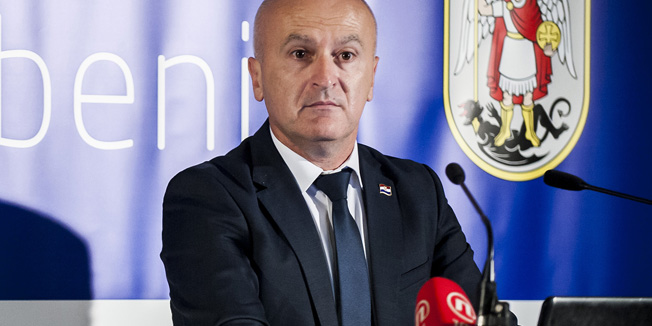 Sibenik, 201015.Svecanost predstavljanja Projekta uspostave veteranskih centara u RH , izgradnje Veteranskog centra u SibenikuNa fotografiji: ministar Predrag MaticFoto: Niksa Stipanicev / CROPIX