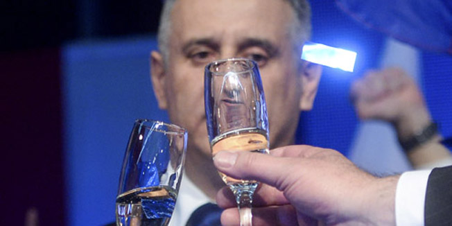 Zagreb, 091115.Restoran GlobusPracenje rezultata izbora za osmi saziv Hrvatskog sabora u stozeru Domoljubne koalicije.Na fotografiji: Tomislav Karamarko se obratio stozeru nakon izborne pobjede Domoljubne koalicije.Foto: Goran Mehkek / CROPIX