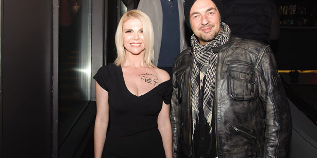 Zagreb, 121115Johann Franck, Trg Bana Jelacica.20. godina postojanja diskografske udruge.Na fotografiji:Mila Elegovic i Sandi Cenov.Foto: Livio Andrijic / CROPIX