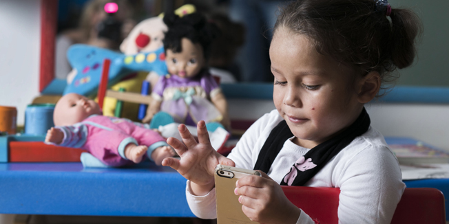 Zagreb, 051115.Izgubljena djevojcica NN koja je nadjena u Velikoj Gorici prije mjesec dana trenutno se nalazi u Domu u Nazorovoj ulici. Jos uvijek je nitko ne trazi i ne zna se iz koje zemlje potjece.Foto: Berislava Picek / CROPIX