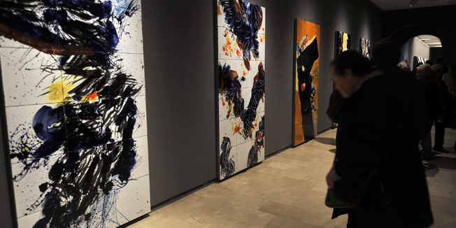 Zagreb, 141115. Muzej za umjetnost i obrt u suradnji s Fundacijom Murtic predstavili su retrospektivni prikaz Murticevog opusa u keramici s naglaskom na murale nastale zadnjih godina stvaralastva, kao dio ciklusa Nova apstrakcija. Izlozba je otvoreana od 14.11.2015. do 03.01.2016.Foto: Bruno Konjevic / CROPIX