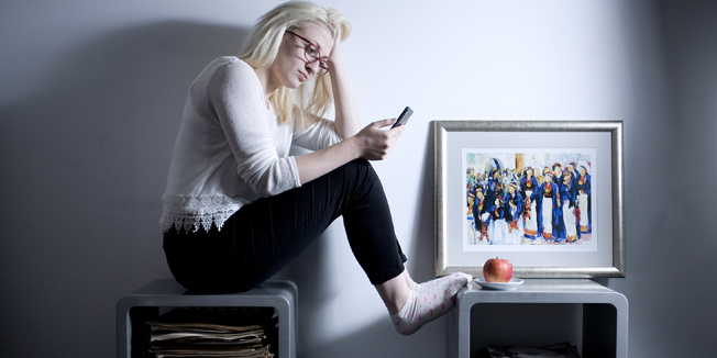 Zagreb, 061115.Novinarka Daria Bertek pozira za ilustraciju o online datingu.Foto: Sandra Simunovic / CROPIX