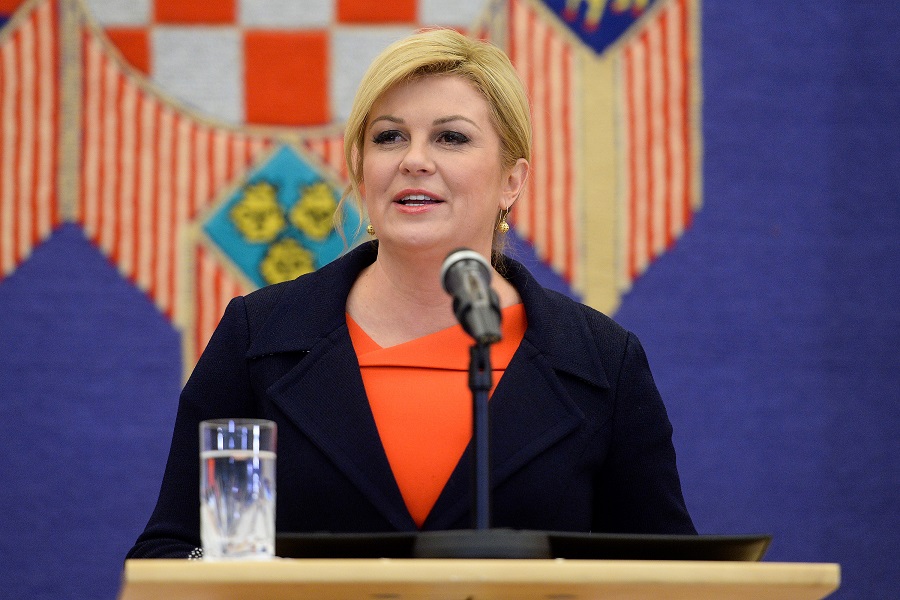 Zagreb, 261115. Ured predsjednice, Pantovcak.U Uredu predsjednice Kolinde Grabar Kitarovic poslijepodne su se odvijale konzultacije oko sastavljanja nove Vlade RH.Nakon zavrsetka konzultacija, predsjednica Grabar Kitarovic dala je izjavu za medije.Na fotografiji: Kolinda Grabar Kitarovic.Foto: Goran Mehkek / CROPIX