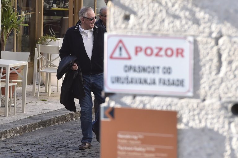 Split, 281115.Dva dana nakon izlaska iz zatvora bivsi premijer Ivo Sanader dosao je u Split.Jutros je popio kavu sa svojim prijateljima kavu u kavani Semafor.Na fotografiji: Ivo Sanader .Foto: Tom Dubravec / CROPIX