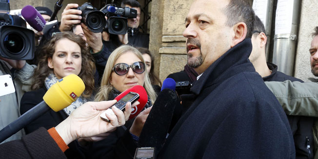 Zagreb, 021215.Ulica Tadije Smiciklasa.Sastanka Nacionalnog vijeca MOST-a uoci konstituirajuce sjednice Sabora.Na fotografiji: Ivica Lovrinovic.Foto: Damjan Tadic / CROPIX