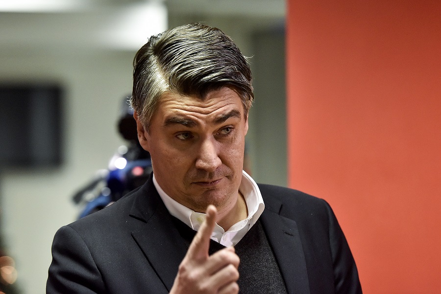 Zagreb, 151215. Iblerov trg.Sjediste SDP-a.Press konferencija koalicije Hrvatska raste na celu s Zoranom Milanovicem.Na fotografiji: Zoran Milanovic.Foto: Goran Mehkek / CROPIX