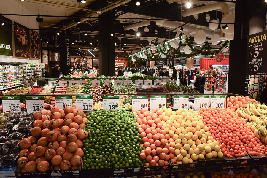 Zagreb, 171215. Radnicka 49.Otvorenje novog shopping centra Super Konzum na Radnickoj cesti.Na fotografiji: Detalj iz trgovine.Foto: Goran Mehkek / CROPIX