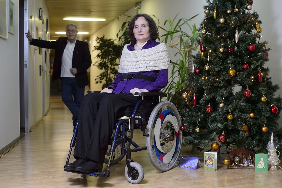 Zagreb, 141215. Savska 41.Ured pravobraniteljice.Anka Slonjsak, pravobraniteljica za invalide u razgovoru s Dobroslavom Silobrcicem.Foto: Goran Mehkek / CROPIX