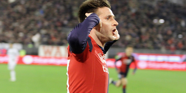 CAGLIARI, ITALY - JANUARY 24: Duje Cop of Cagliari celebrates a goal during the Serie A match between Cagliari Calcio and US Sassuolo Calcio at Stadio Sant'Elia on January 24, 2015 in Cagliari, Italy.  (Photo by Enrico Locci/Getty Images)