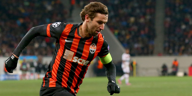 LVIV, UKRAINE - FEBRUARY 17:  Darijo Srna of Donetsk runs with the ball during the UEFA Champions League round of 16 first leg match between FC Shakhtar Donetsk and FC Bayern Muenchen at Arena Lviv on February 17, 2015 in Lviv, Ukraine.  (Photo by Alexander Hassenstein/Bongarts/Getty Images)