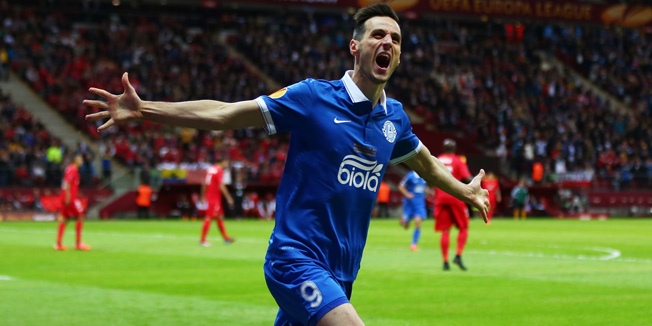 WARSAW, POLAND - MAY 27:  Nikola Kalinic of Dnipro celebrates scoring the opening goal during the UEFA Europa League Final match between FC Dnipro Dnipropetrovsk and FC Sevilla on May 27, 2015 in Warsaw, Poland.  (Photo by Michael Steele/Getty Images)