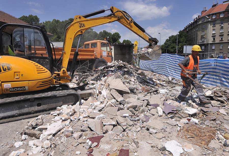 Zagreb, 010715.Branimirova trznica.Nastavak radova na rekonstrukciji Branimirove trznice.Foto: Damir Krajac / CROPIX