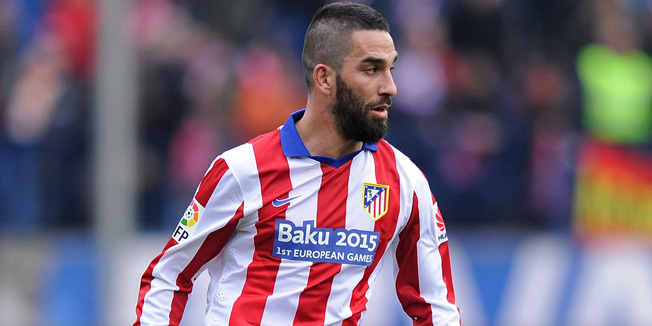 MADRID, SPAIN - MARCH 21: Arda Turan of Club Atletico de Madrid controls the ball during the La Liga match between Club Atletico de Madrid and Getafe CF at Vicente Calderon Stadium on March 21, 2015 in Madrid, Spain.  (Photo by Denis Doyle/Getty Images)