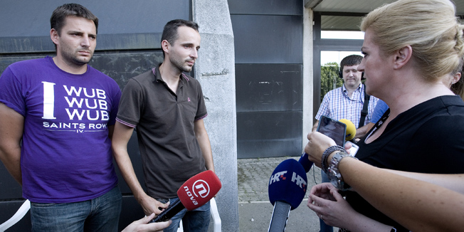 Zagreb, 070715.Ministarstvo poljoprivrede.Predsjednica RH Kolinda Grabar-Kitarovic obisla je bracu Markic koji prosvjeduju ispred Ministarstva poljoprivrede. Foto: Sandra Simunovic / CROPIX