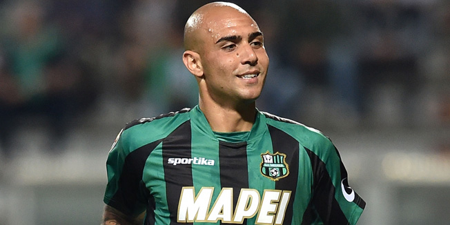 REGGIO NELL'EMILIA, ITALY - MAY 31:  Simone Zaza  of Sassuolo celebrates after scoring the goal 2-0 during the Serie A match between US Sassuolo Calcio and Genoa CFC at Mapei Stadium on May 31, 2015 in Reggio nell'Emilia, Italy.  (Photo by Giuseppe Bellini/Getty Images)