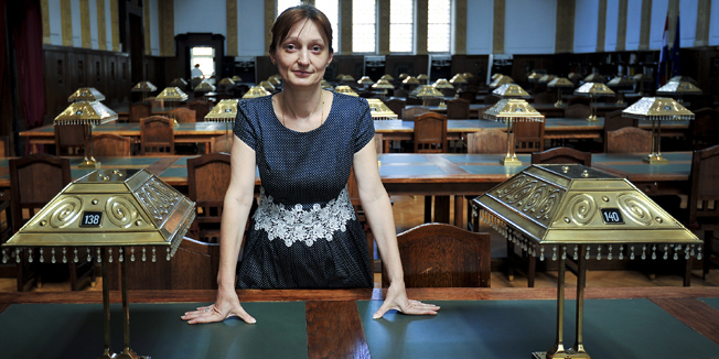 Zagreb, 100715.   Vlatka Lemic, ravnateljica Hrvatskog drzavnog arhiva, fotografirana u prostorima arhiva.Foto: Boris Kovacev / CROPIX