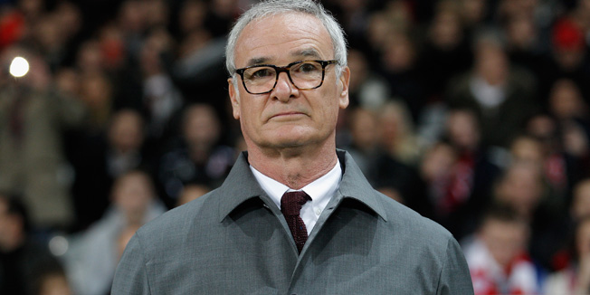 LILLE, FRANCE - NOVEMBER 03:  Monaco manager Claudio Ranieri looks on prior to kick off during the French Ligue 1 match between OSC Lille and AS Monaco at the Grand Stade Metropole Villeneuve-d'Ascq on November 3, 2013 in Lille, France.  (Photo by Harry Engels/Getty Images)