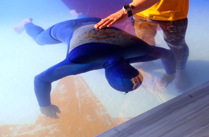 Vir, 200614.Trg svetog Jurja. Ronilac Goran Colak veceras je na Viru oborio Guinnessov rekord u zadrzavanju daha pod vodom od 22 minute i 30 sekund  zadrzao je dah pune 23 minute i 1 sekundu.Foto: Jure Miskovic / CROPIX 