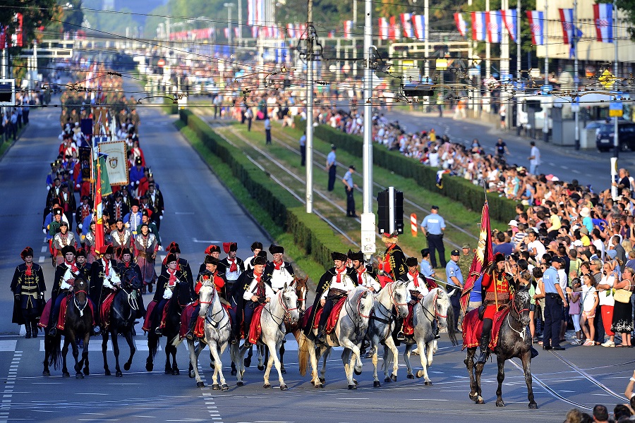 Zagreb, 040815.Vukovarska ulica.Svecani vojni mimohod povodom proslave obiljezavanja 20. obljetnice vojno redarstvene akcije Oluja i Dana pobjede i domovinske zahvalnosti. Na fotografiji: povijesne postrojbe.Foto: Boris Kovacev / CROPIX