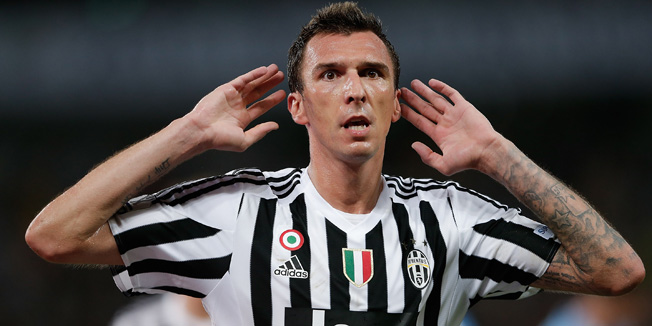 SHANGHAI, CHINA - AUGUST 08:  Mario Mandzukic of Juventus FC in celebrates a goal during the Italian Super Cup final football match between Juventus and Lazio at Shanghai Stadium on August 8, 2015 in Shanghai, China.  (Photo by Lintao Zhang/Getty Images)