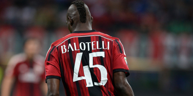 MILAN, ITALY - MAY 18:  Mario Balotelli of AC Milan in action during the Serie A match between AC Milan and US Sassuolo Calcio at San Siro Stadium on May 18, 2014 in Milan, Italy.  (Photo by Claudio Villa/Getty Images)