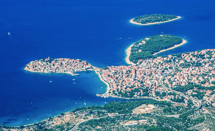 Zagreb-Split, 080912.  Let  Zagreba za Split.Na slici Primosten.Foto: Zvonimir Barisin / CROPIX