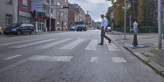 Zagreb, 040915. Prometni strucnjak Goran Husinec na problematicnom krizanju Nove Ceste i ulice Zvonimira Rihtmana.Foto: Neja Markicevic / CROPIX