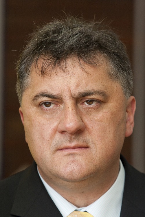 Glina, 070609.Predsednistvo i vijece HSLS u Glini analiziralo izborne rezultate. HSLS u sisacko-moslavackoj zupaniji ima tri gradonacelnika: u Glini Milan Baksic, Kutini Davor Zmegac i Hrvatskoj Kostajnici Tomislav Paunovic. Na fotografiji Milan Baksic gradonacelnik Gline.Foto: Miroslav Kis / CROPIX