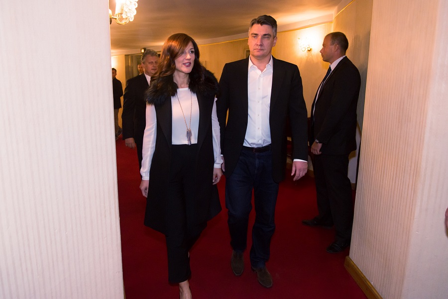 Zagreb, 220915.HNK, Trg Marsala Tita 15.Svecana premjera nagradjivanog filma Zvizdan Dalibora Matanica.Na fotografiji:Zoran Milanovic i supruga.Foto: Livio Andrijic / CROPIX