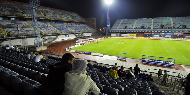 Zagreb, 140810.Poluprazan Maksimirski stadion za vrijeme utakmice prve T-com nogometne lige izmedju NK Dinama i NK Karlovca, kao rezultat najavljenog bojkota dolaska na utakmice navijacke skupine Dinama, BBB-a, zbog neslaganja sa Zdravkom Mamicem.Na slici: pogled sa zapadne tribine.Foto: Boris Kovacev / CROPIX
