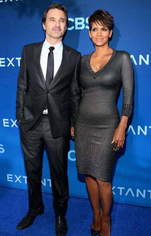 LOS ANGELES, CA - JUNE 16: Actors Olivier Martinez (L) and Halle Berry attend Premiere Of CBS Films' 