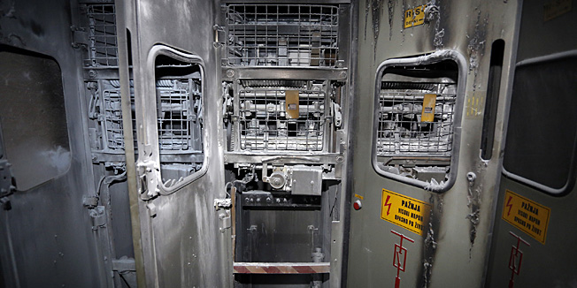 Zagreb, 010115.Tisak.Oko 22 sata u tiskari kod zgrade Vjesnika izbio je pozar na trafostanici. Brzom intervencijom pozar je ugasen.Na fotografiji: trafostanica.Foto: Marko Todorov / CROPIX