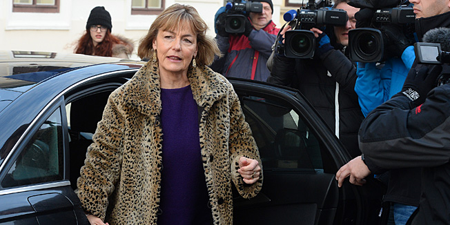 Zagreb, 020115. Banski dvori, Markov trg.U Banskim dvorima jutros je odrzana prva ovogodisnja sjednica Vlade RH.Ministri su si medjusobno zazeljeli sretnu novu 2015. godinu.Na fotografiji: Vesna Pusic.Foto: Goran Mehkek / CROPIX