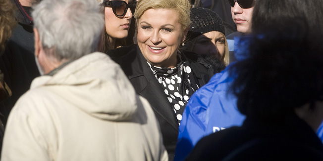 Split, 050115. Kandidatkinja za predsjednicu RH Kolinda Grabar Kitarovic posjetila je splitsku trznicu i na rivi se susrela sa gradonacelnicima i nacelnicima sa otoka.Na fotografiji: Kolinda Grabar Kitarovic.Foto: Ante Cizmic / CROPIX