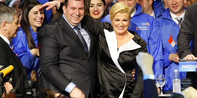 Zagreb, 110115.Slavonska avenija 6.Izborni stozer predsjednicke kandidatkinje Kolinde Grabar Kitarovic u Hypo centru slavi objavu rezultata izbora za predsjednika Republike Hrvatske.Kolinda Grabar Kitarovic nova je predsjednica Republike Hrvatske.Na fotografiji: Kolinda Grabar Kitarovic i suradnici.Foto: Tomislav Kristo / CROPIX