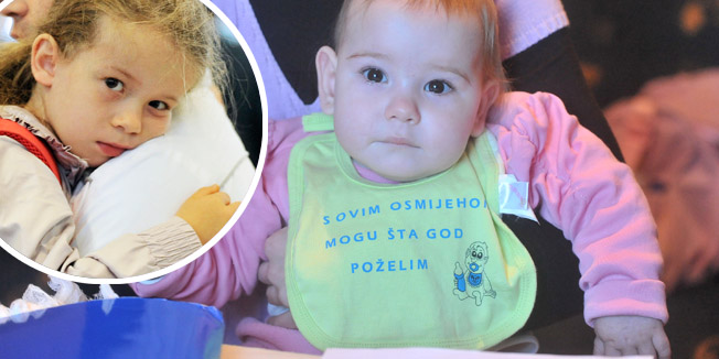 Policnik, Zadar, 130115Jednogodisnja Ivana Ukalovic iz Policnika je rodjena sa Spinom bifidom - rascjepom kraljeznice i Arnold - chiari malformacijom zbog cega je paralizirana u donjem dijelu tijela. Novci su joj potrebni za operaciju Arnold - chiari maloformacije i za kvalitetnu medicinsku skrb. U obitelji radi samo otac 44-godisnji Sime Ukalovic sa primanjima od 4 tisuce kuna, a 31--godisnja majka Emina prima porodiljnu naknadu od 1400 kuna.Na fotografiji: mala Ivana sa mamom Eminom.Foto: Luka Gerlanc / CROPIX