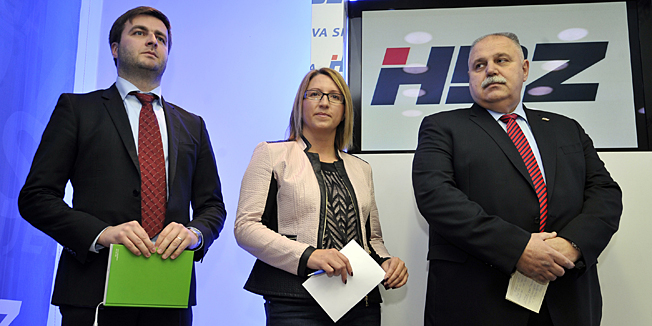 Zagreb, 170115. HDZ sredisnjica.Press konferencija na temu Potreba donosenja hitnih mjera za zastitu korisnika kredita u svicarskim francima.Na konferenciji su sudjelovali Ivan Suker, Ivana Maletic i Tomislav Coric.Foto: Bruno Konjevic / CROPIX