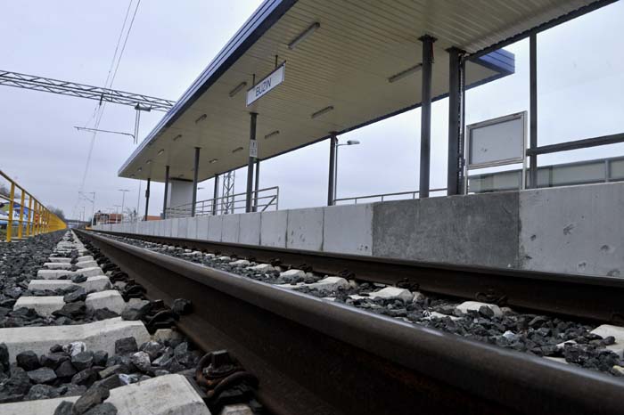 Zagreb, 180115. Zeljeznicka postaja Buzin.Novoizgradjena i uredjena zeljeznicka stanica jos uvijek nije u funkciji iako je nakon zavrsetka radova proslo vise mjeseci.Foto: Srdjan Vrancic / CROPIX