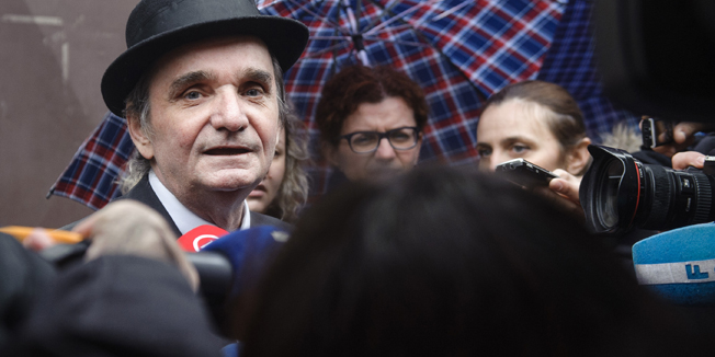 Mostar, 200115.Nakon cetiri godine provedene u zatvoru u Mostaru, Branimir Glavas pusten je na slobodu. Na slobodu je pusten rjesenjem Vrhovnog suda u BiH a sukladno odluci Ustavnog suda RH.Foto: Tom Dubravec / CROPIX