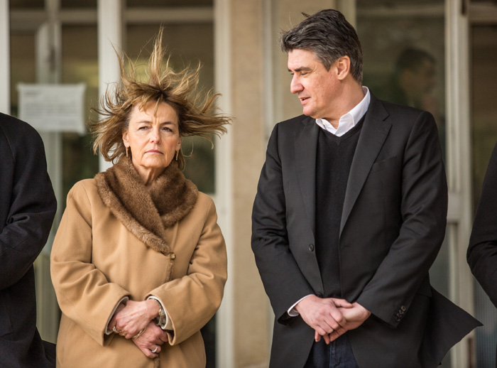 Pula, 230115.Premijer Zoran Milanovic s ministrima Vesnom Pusic, Darkom Lorencinom i Sinisom Vargom uz nazocnost zupana Valtera Flega s nacelnicima i gradonacelnicima istarskih gradova otvorio radove na izgradnji nove pulske bolnice. Radovi ce trajati 3 godine te ce kostati 352 milijuna kuna.Na fotografiji: Vesna Pusic i Zoran Milanovic.Foto: Danijela Peracic / CROPIX