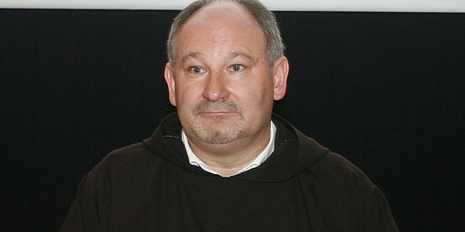 Rijeka, 111212.Simpozijem i izlozbom novina i fotografija proslavljena je stogodisnjica dnevnog lista Rijecke novine. Prvi broj Rijeckih novina izasao je 8. prosinca 1912. pod okriljem rijeckih fratara kapucina, a novina je ugasena pocetkom Prvog svjetskog rata 1914. godine. Simpozij i izlozba odrzani su u Art kinu Croatia. Na slici: detalj sa simpozija - biskup Mile Bogovic, fra Ivica Petanjek i Borislav Ostojic.Foto: Tea Cimas / Cropix