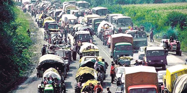 Izbjeglička kolona nakon Oluje 1995.