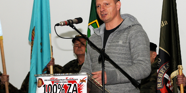 Karlovac, 300115.Zbor udruga ratnih postrojbi Domovinskog rata Karlovacke zupanije organizator je javne tribine pod nazivom 100 posto za Hrvatsku. Gosti tribine su Djuro Glogoski, Josip Klemm i Ante Deur.Na fotografiji: Josip Klemm.Foto: Robert Fajt / CROPIX