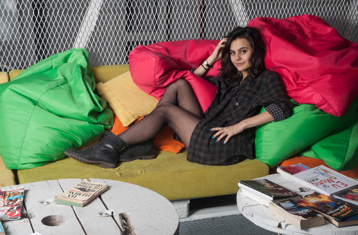 Rijeka, 280115.Mlada rijecka umjetnica Milica Serbedzija nastupit ce kao predizvodjacica na velikom koncertu Urbana i Cetvorke u zagrebackom Domu sportova 21. veljace. Snimljena na brodskom hotelu Botel Marina.Foto: Tea Cimas / CROPIX