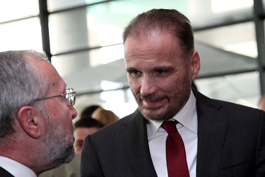 Zagreb, 221214.Muzej suvremene umjetnosti - MSU.Predsjednik Republike Ivo Josipovic odrzao je primanje u prigodi bozicnih i novogodisnjih blagdana te se obratio nazocnima.Na fotografiji: Anto Nobilo.Foto: Davor Pongracic / CROPIX