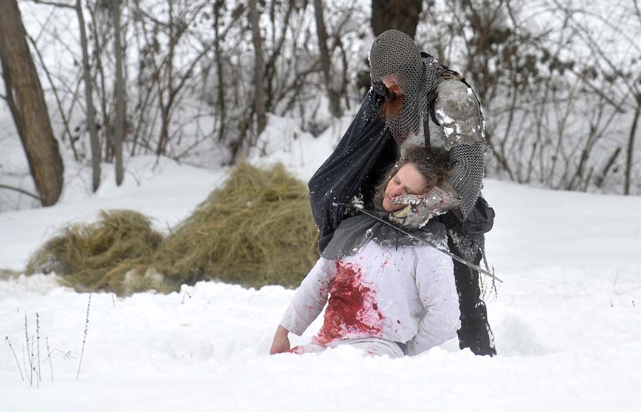 Donja Stubica, 070215. Obiljezavanje godisnjice Seljacke bune i ove se godine odrzava u zimsko vrijeme te prati dogadjaje vezane uz Gupcevo puntanje kmetova i zavrsnu Bitku kod Stubice koja se odvila 1573. godine. Danasnji program obuhvatio je 45. planinarski pohod Stazama Gupcevih puntara, Kmetski sajam starih zanata i prikaz Bitke kod Stubice.Foto: Bruno Konjevic / CROPIX